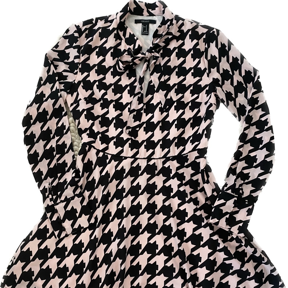 Light pink/ Black Houndstooth print Dress